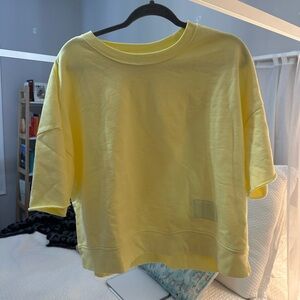 Daily drills yellow short sleeve sweatshirt XS/S
